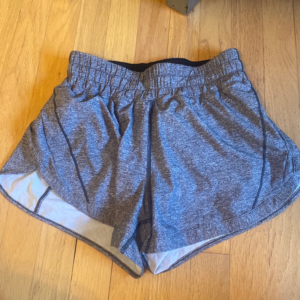 Grey lululemon track that 3” high rise shorts